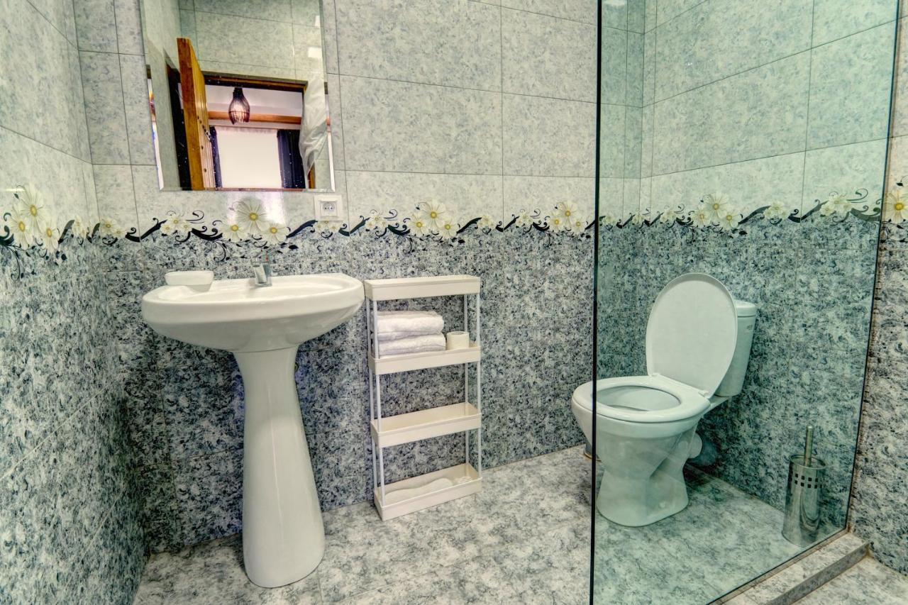Hotel SESIL Gjoemri Buitenkant foto