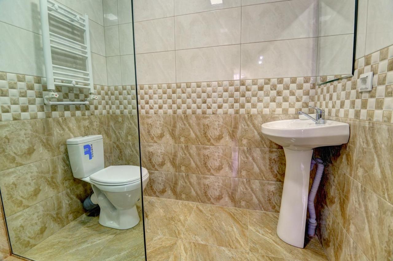 Hotel SESIL Gjoemri Buitenkant foto