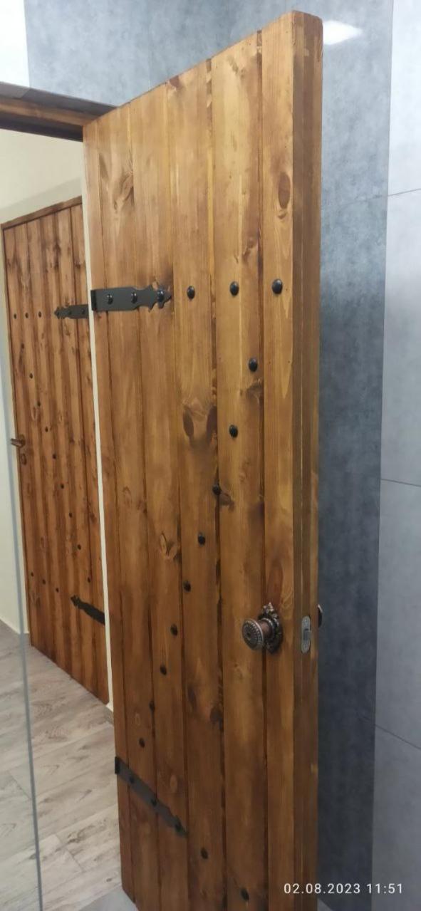 Hotel SESIL Gjoemri Buitenkant foto