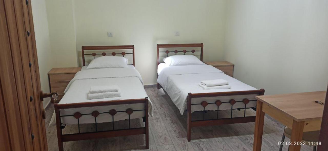 Hotel SESIL Gjoemri Buitenkant foto
