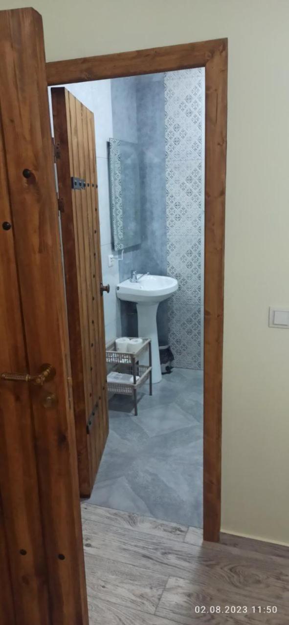 Hotel SESIL Gjoemri Buitenkant foto
